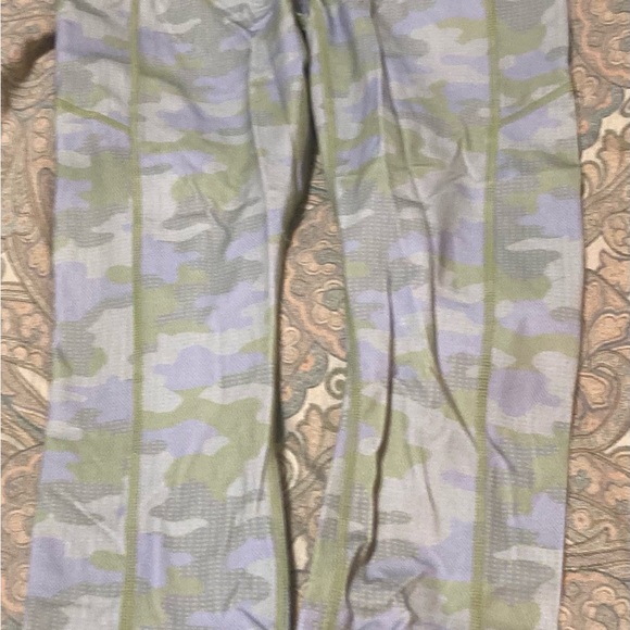 Beautiful leggings size m green color! - Picture 1 of 5